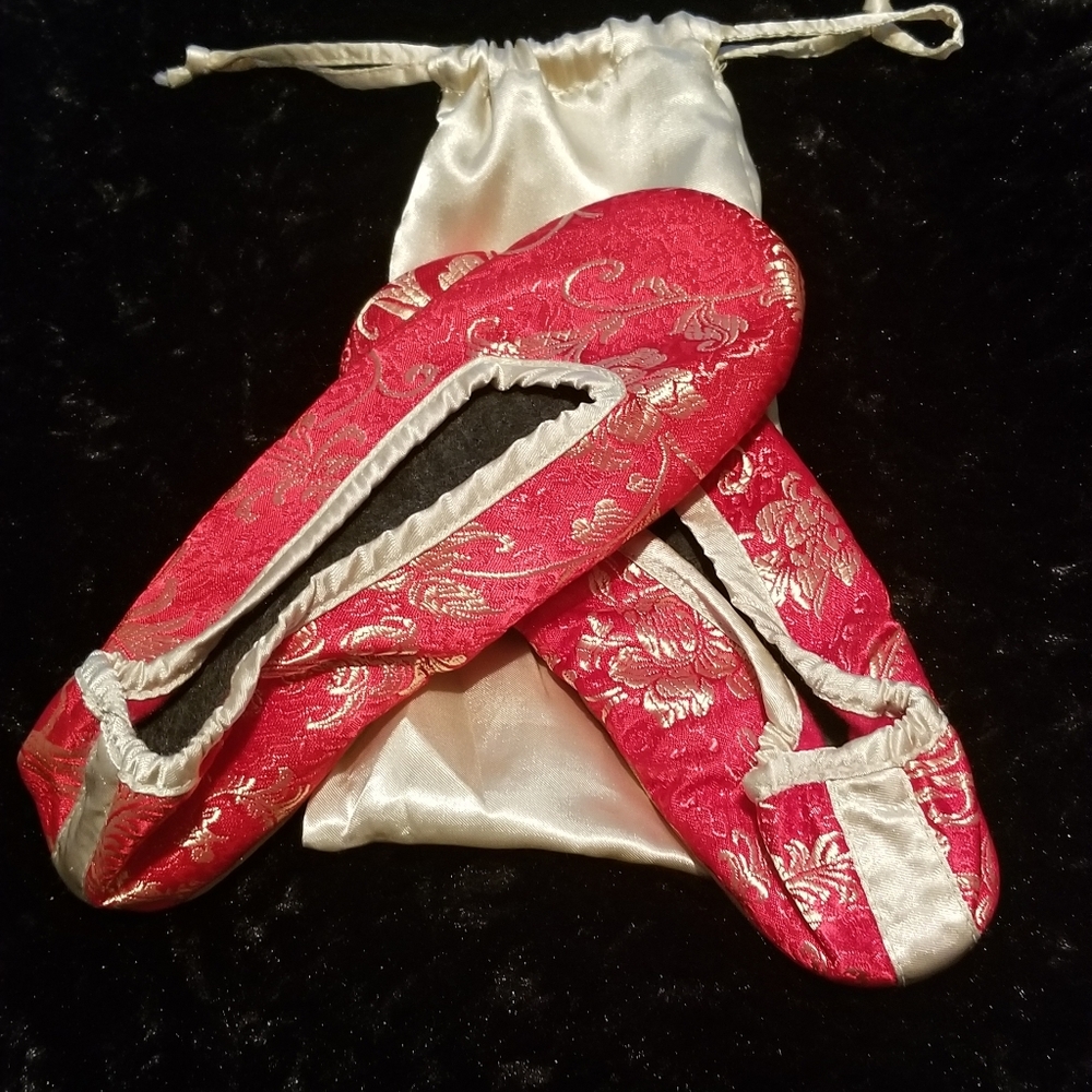 New slip on slippers with insoles